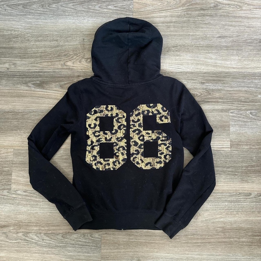 ⚠️SOLD⚠️Victoria’s Secret PINK leopard hoodie